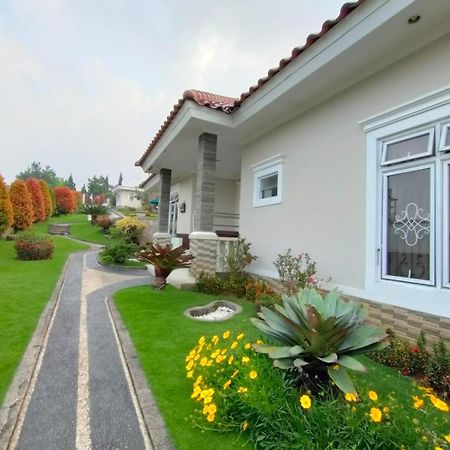 Villa Kandara Hanjawar Puncak Sindanglaya Exterior foto