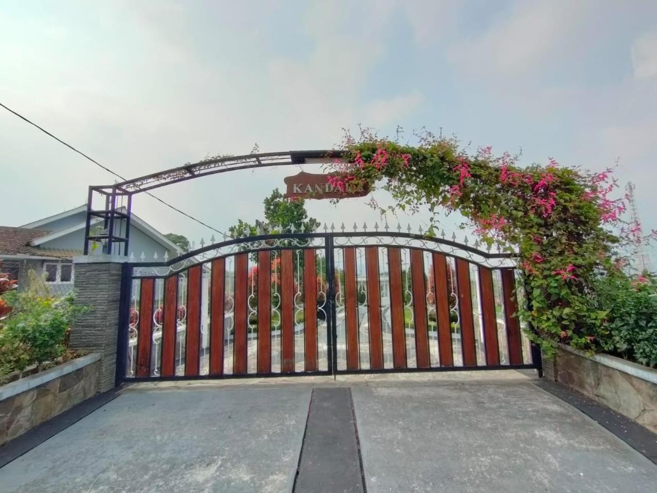 Villa Kandara Hanjawar Puncak Sindanglaya Exterior foto